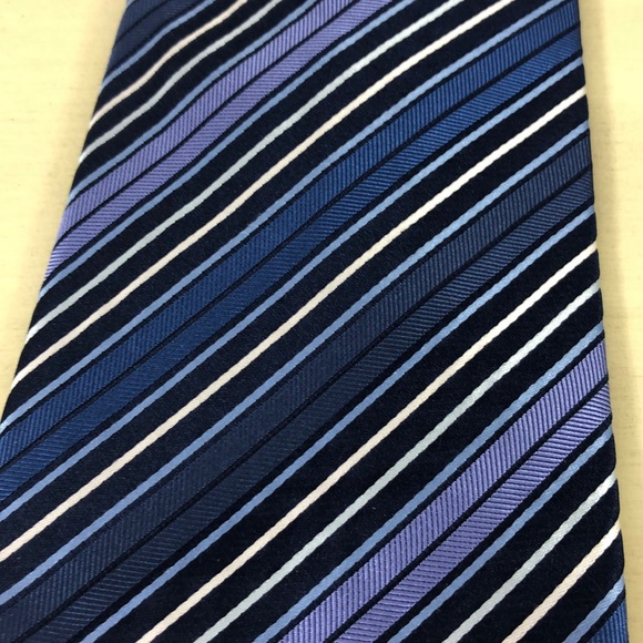Banana Republic Tie Blue and White Stripes EUC - Picture 4 of 6